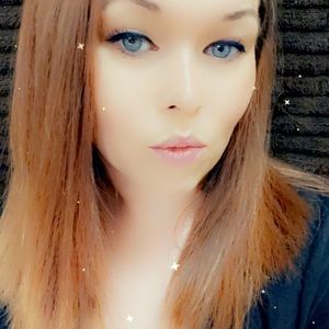 Meet your Posher, Desiree